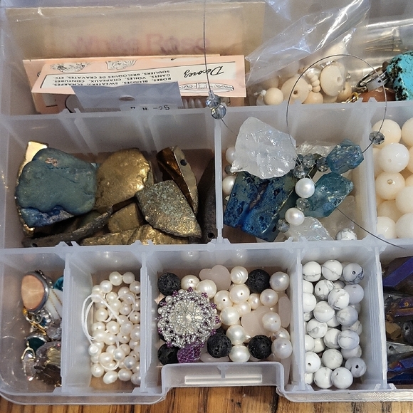 Jewelry making supplies. - Picture 2 of 12